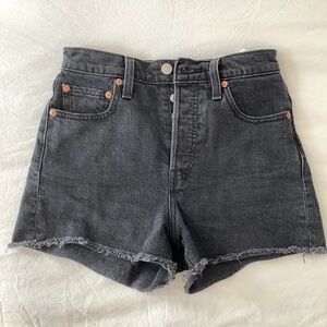 Levi’s Ribcage shorts